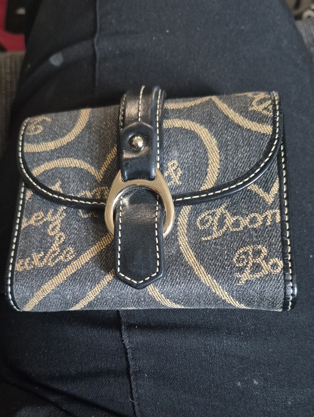 Vintage Dooney & Bourke Y2K Signature Heart Small Trifold Wallet
